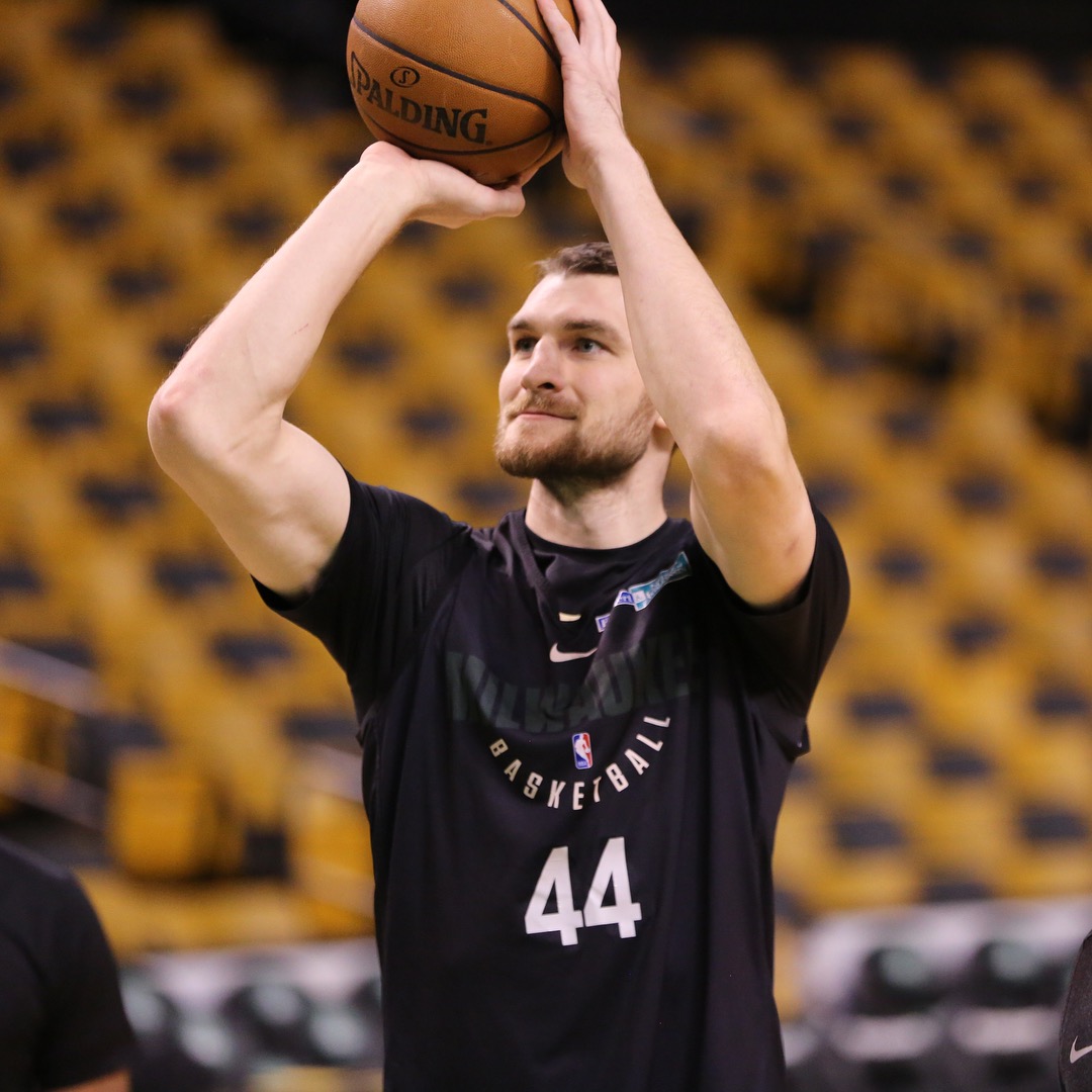 里程碑夜！密尔沃基雄鹿复出首秀，亚冠赛前刷纪录，球迷炸锅，纪律约束更严格的简单介绍